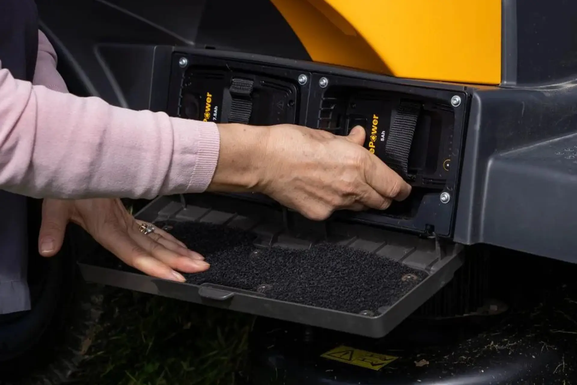 Stiga Swift Accu zitmaaier 1.jpg