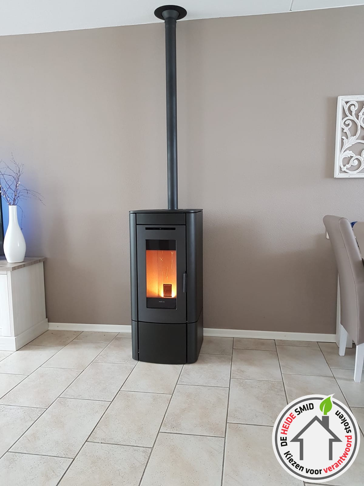 Nordic Fire Vesper Pelletkachel Brandend