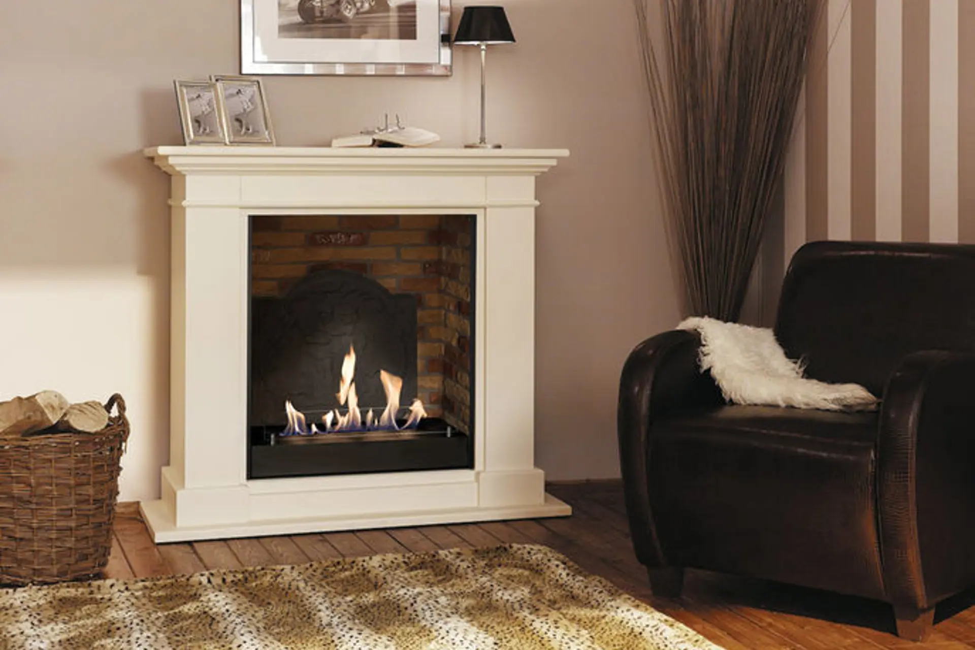 Xaralyn_Kos_wit_inbouwunit_L_steendecor_medaillon.jpg