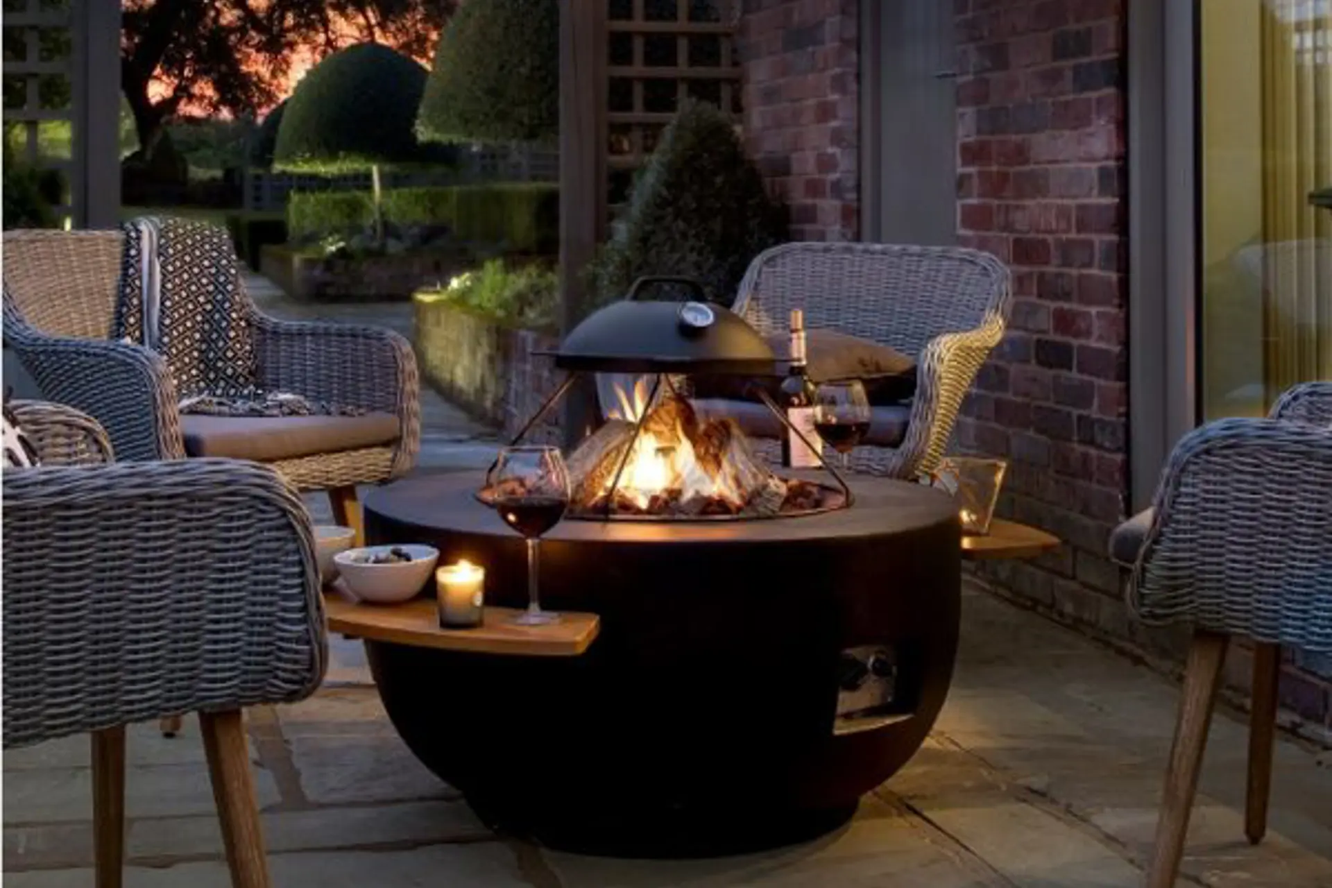 Cocoon-Table-Bowl-zwart-600x600.jpg (1)