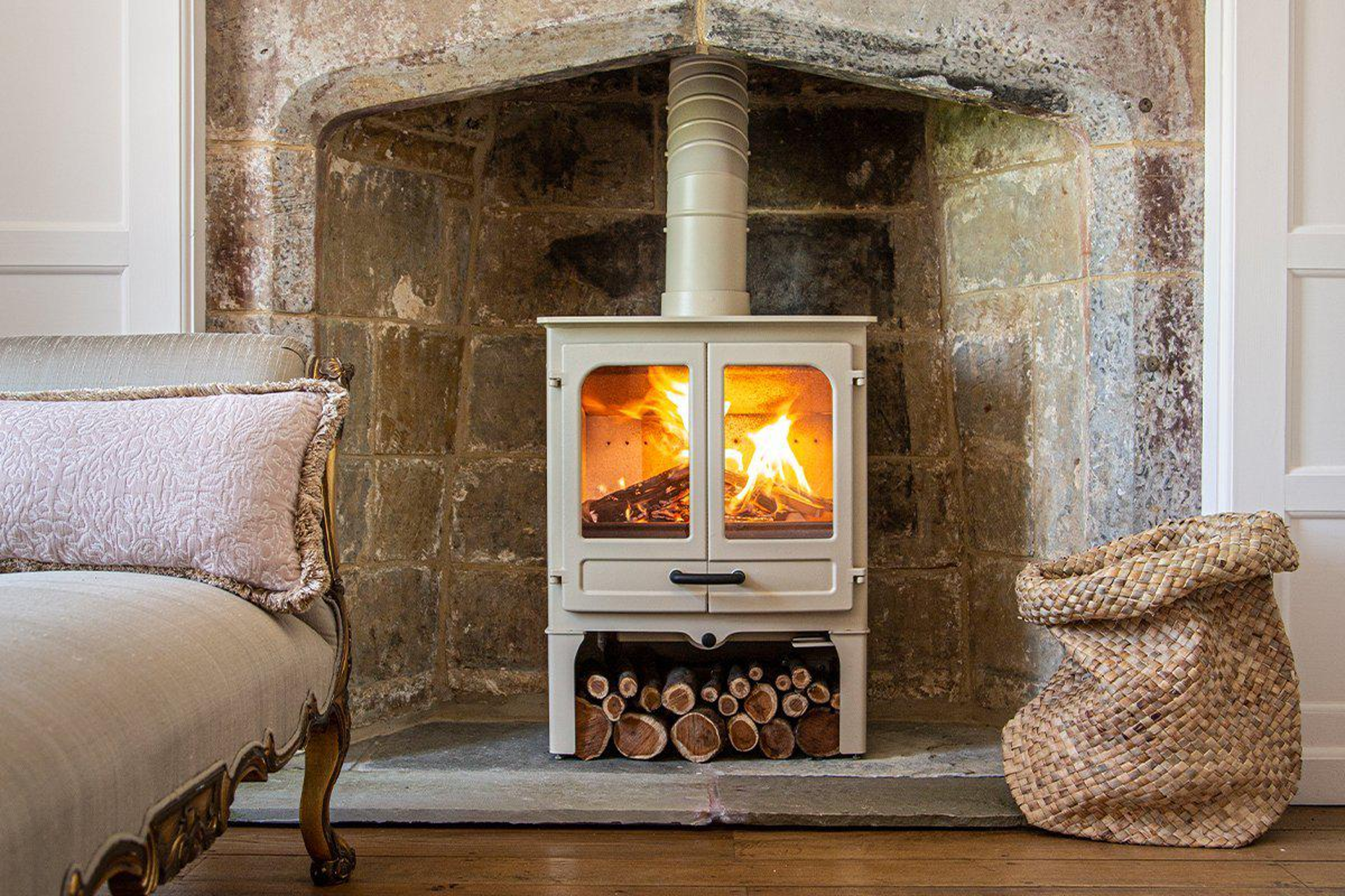 Charnwood-Island-2-Wood-Burning-Stove-Charnwood-Stoves-6_5000x.png (1)