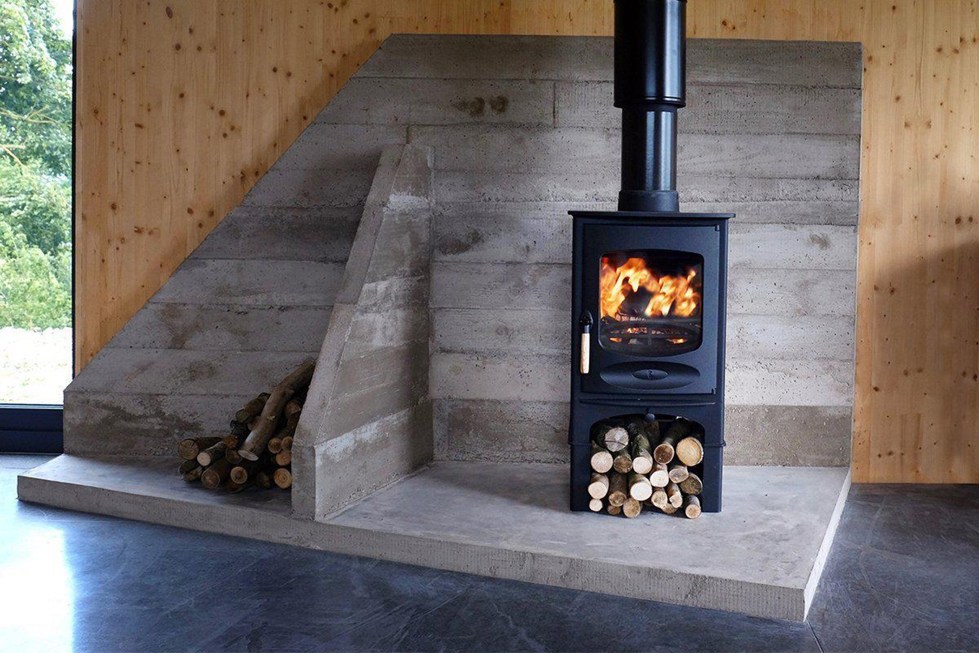 Charnwood-C-SIX-BLU-Wood-Burning-Stove-Charnwood-Stoves-3_5000x.png (1)