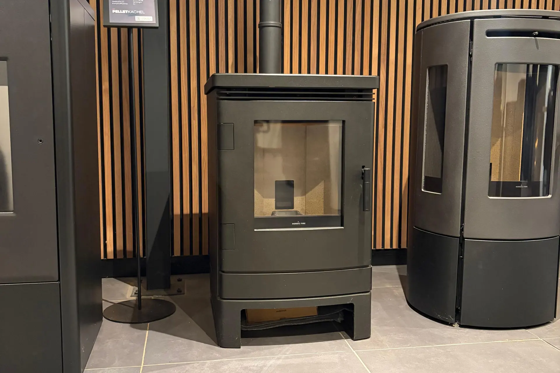 Nordic Fire Finn Op Sokkel Show 1