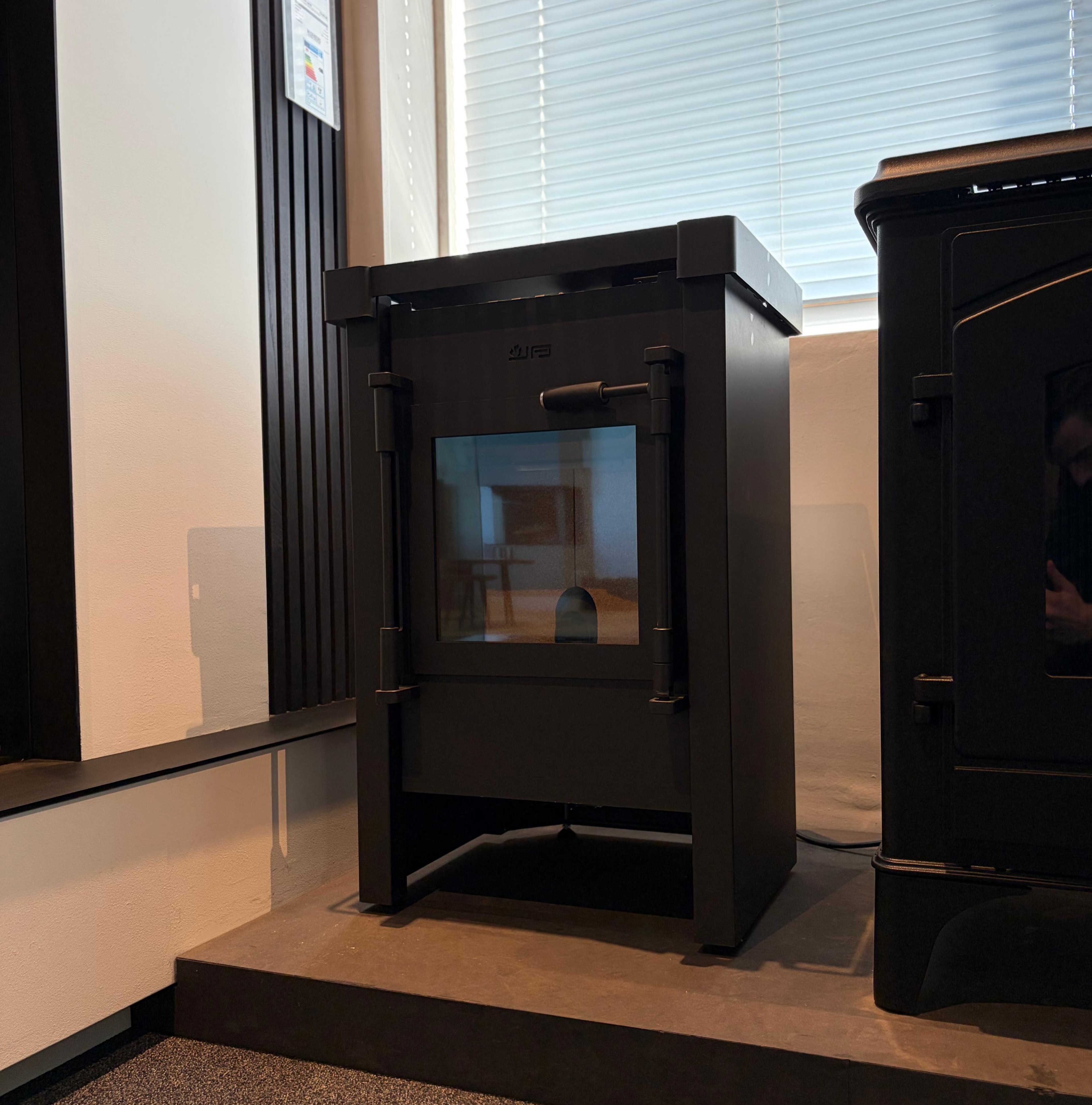 Jacobus 6 Pelletkachel Show 1