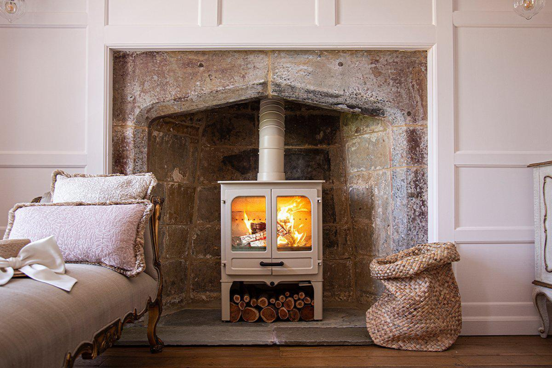 Charnwood-Island-2-Wood-Burning-Stove-Charnwood-Stoves-3_5000x.png (1)