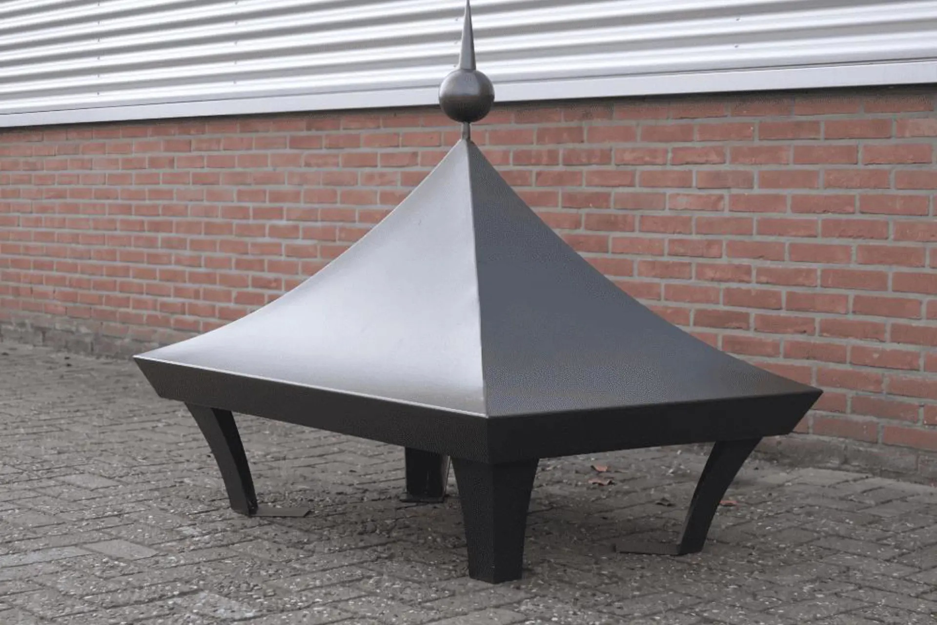 070 schoorsteenkap inclusief poten RVS.png