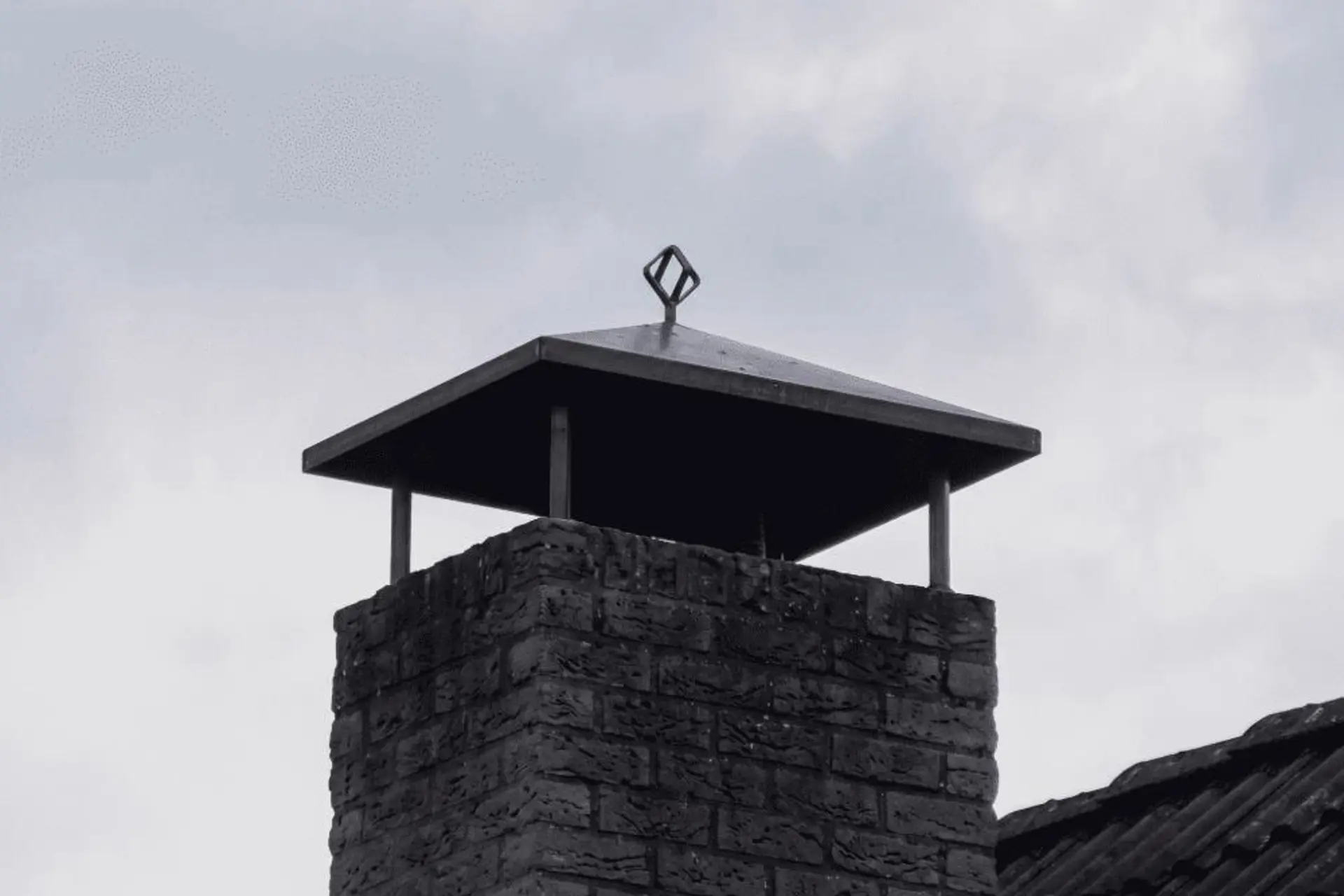 010 Schoorsteenkap inclusief poten RVS.png